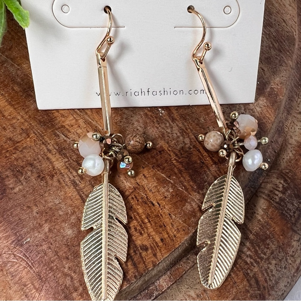 Riah Feather Beaded Drop Gold Statement Earrings Boutique New - Picture 3 of 7